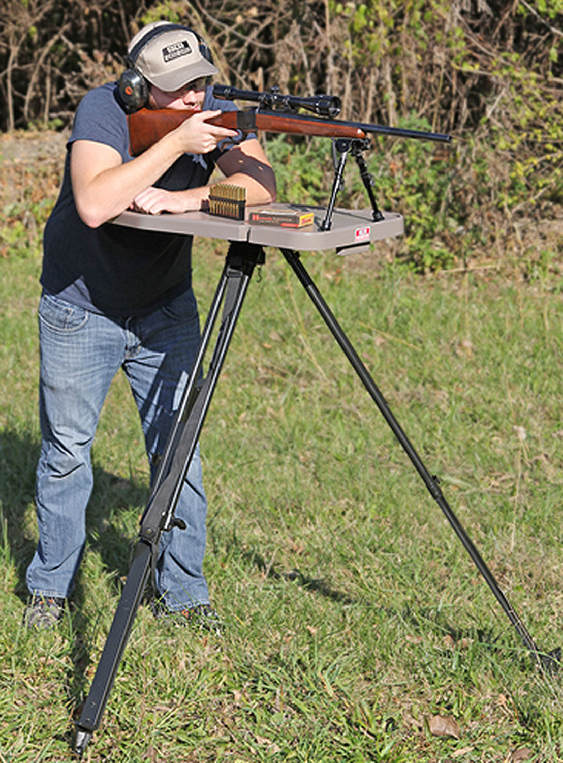 MTM HLST        HI-LOW SHOOTING TABLE           DE